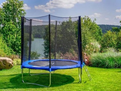 Jak vybrat trampolínu