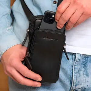 Kožená taška na mobil a doklady The Chesterfield Brand Miura - černá