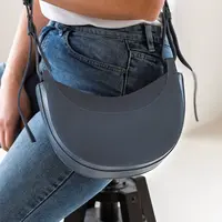 Dámská kožená crossbody kabelka Italia Apolen - modrá