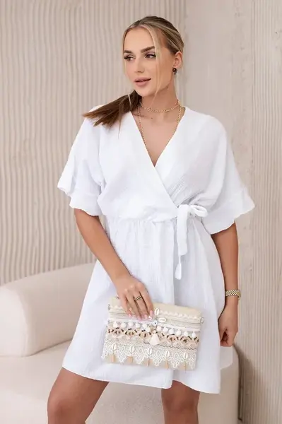 Kesi Włoski Mušelínové šaty s pasem bílý