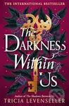 The Darkness Within Us - Tricia Levenseller - kniha z kategorie Fantasy