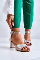 Kožené sandály na vysokém podpatku Vinceza 23