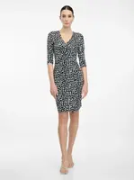 Čierne dámske vzorované šaty po kolená