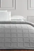 Vlnený prehoz na posteľ NEVA v darčekovom balení s vankúšmi Sivá Set