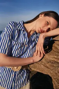 Dámská košile s kapsou pruhovaná MOODO - námořnická modrá