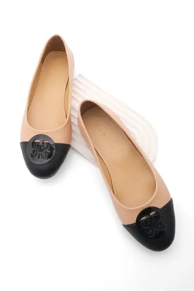 Dámské balerínky s přezkou Monda