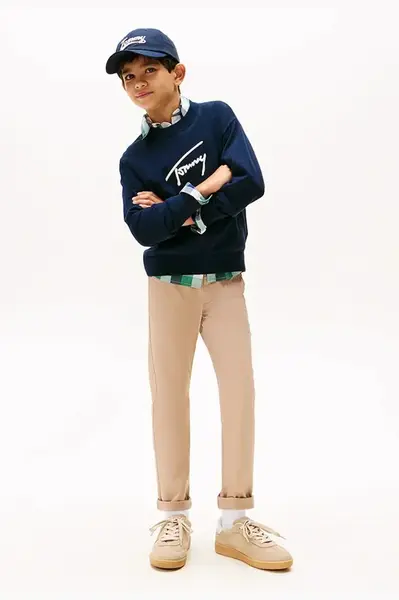 Dětské kalhoty s bavlnou Tommy Hilfiger hnědá barva, KB0KB09638