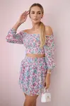 Set with powder pink flowers