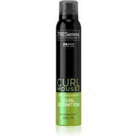 TRESemmé Botanique Cactus Water & Coconut stylingová pěna pro kudrnaté vlasy 200 ml