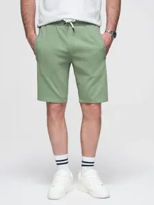 Ombre Men's knit shorts with drawstring and pockets - green