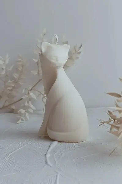 Dekorativní svíčka Temida Cat 215 g