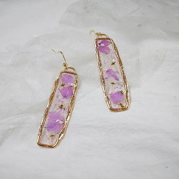 Alloy Epoxy Dried Flower Dangle Earrings