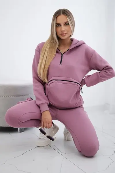 Zateplená souprava s ozdobnou kapsičkou tmavě růžová