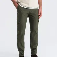 Ombre Spodnie męskie materiałowe REGULAR z kieszeniami cargo - ciemnooliwkowe