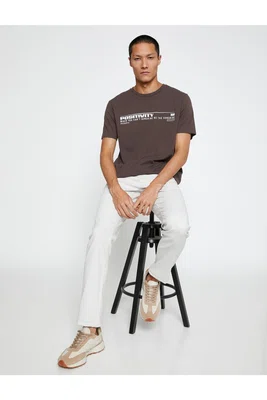 Koton Základní Gabardénové Kalhoty Slim Fit S Knoflíkovými Detaily Kapes.