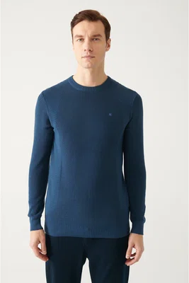 Pánský svetr Avva, indigo, kulatý výstřih, žakárový, slim fit.
