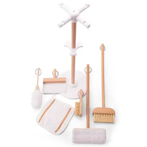 New Classic Toys Dětská dřevěná úklidová sada