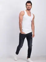 Zvážte biele pánske tielko