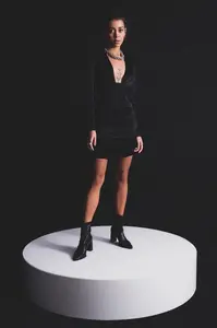 Černé koktejlové šaty od BSL