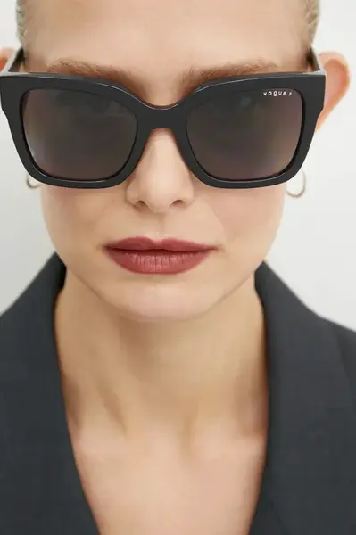 Sluneční brýle VOGUE