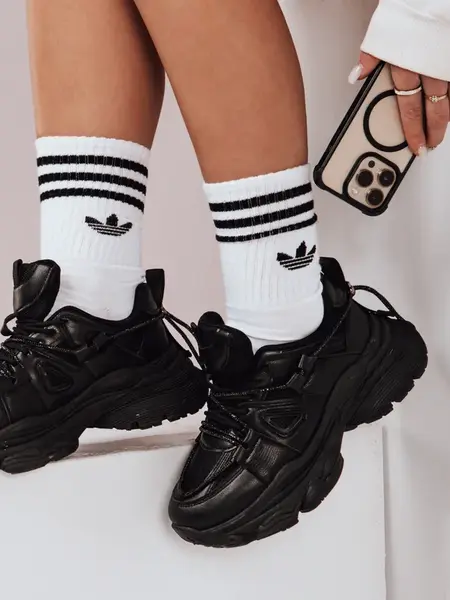 Dámské černé sneakersy na hrubé podrážce