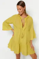 Trendyol olejově zelené mini tkané vyšívané plážové šaty ze 100% bavlny