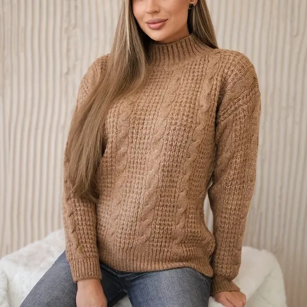 Svetr převlečený přes hlavu Camel