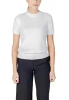 Bílé triko s krátkým rukávem