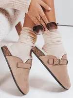 Dámské pantofle s přezkou