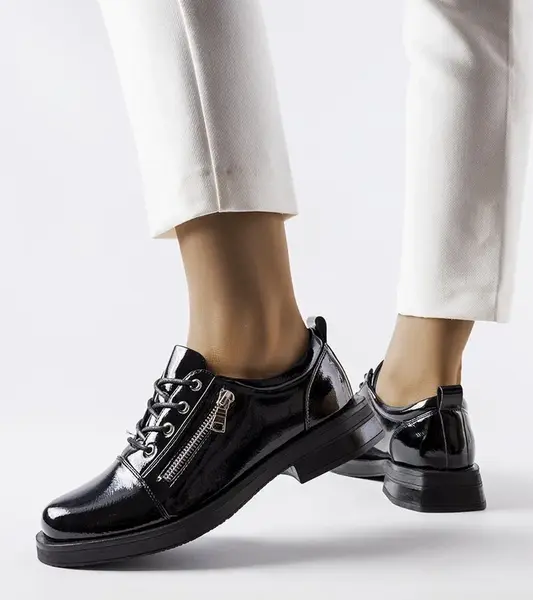 Černé lakované dámské derby boty