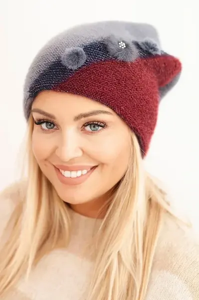 Kesi Dámska elegantná čiapka s kožušinovými ozdobami a trblietavým pásikom šedá