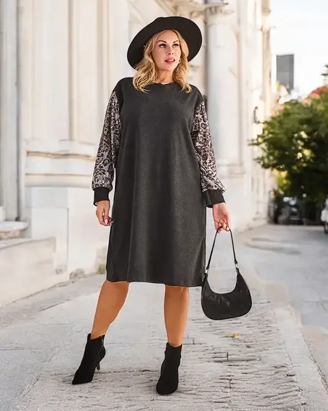 Resti Women's fabric dress with decorative sleeves PLUS SIZE