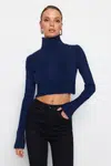 Trendyol Navy Blue Crop Měkký texturovaný pletený svetr