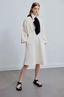 Trendyol X Kevser Sarıoğlu Béžová halenka a kapsa Detailní 100% bavlněná tkaná popelínová košile