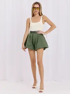 Široké khaki šortky s pasem