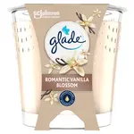 Glade Vonná sviečka Romantic Vanilla Blossom 112 g