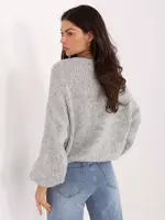 Šedý pletený svetr