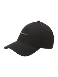 Calvin Klein Čiapka  čierna