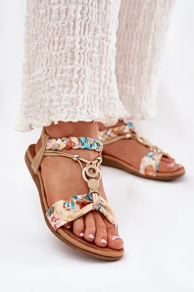 Dámské Ploché Sandály S Pletenými Pásky A Ozdobou Artiker