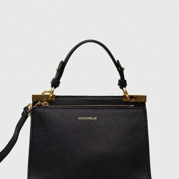 Kožená kabelka Coccinelle černá barva
