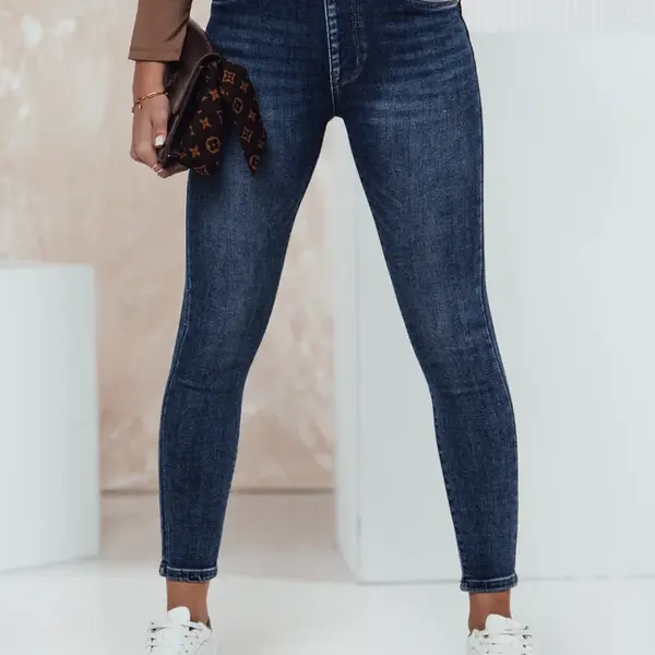 Spodnie damskie UNCLASSICA z push up'em  jeansowe Dstreet