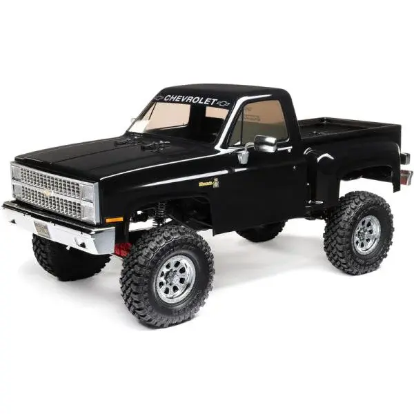 Axial SCX10 III Base Camp 1:10 4WD Chevy K10 1982 RTR čierny