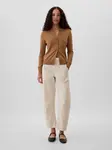 GAP Dámské kalhoty High Rise Barrel Khakis - Dámské