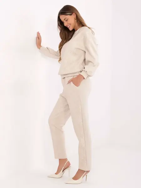 Svetlý béžový komplet