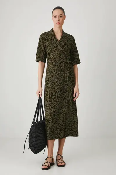 Šaty s příměsí lnu Medicine