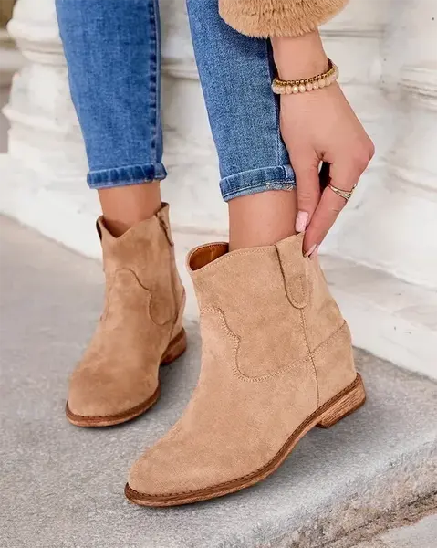 Resti Western-style boots on a covered wedge Patorias
