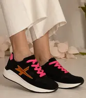 Gemre Čierne dámske športové tenisky s trblietkami Kaletti