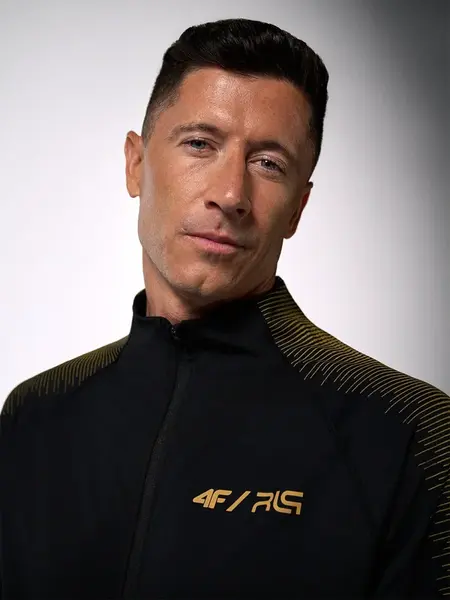 Pánská regular tréninková mikina bez kapuce 4f | robert lewandowski černá s