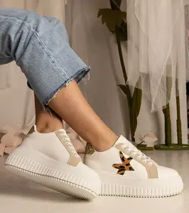 Gemre White-beige sneakers decorated with glitter and a star Taleda