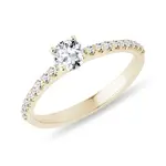 Zlatý zásnubný prsteň s diamantmi KLENOTA